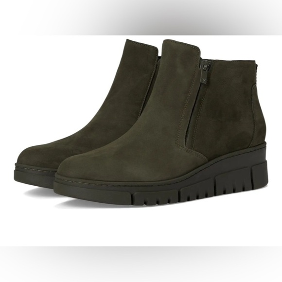 Vionic Uptown Sur Booties green nubuck  dark khaki leather 6.5 women’s like new - Picture 1 of 7